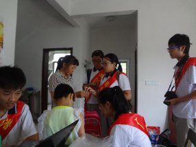 ��ѧ��־Ը�ߵ�������Ϊ�¹����ˡ����ض�ͯ����ů