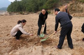 ����ί����ׯ��չ��ֲͬ�����֣��������ü�԰��־Ը����