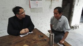 ����ί��̳忪չ��ƶ�����뻧�߷ù���