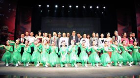 Ǳɽ����ί�ٰ�ӭ�����ġ��������ӳ����죬�ഺ������Ǳɽ����